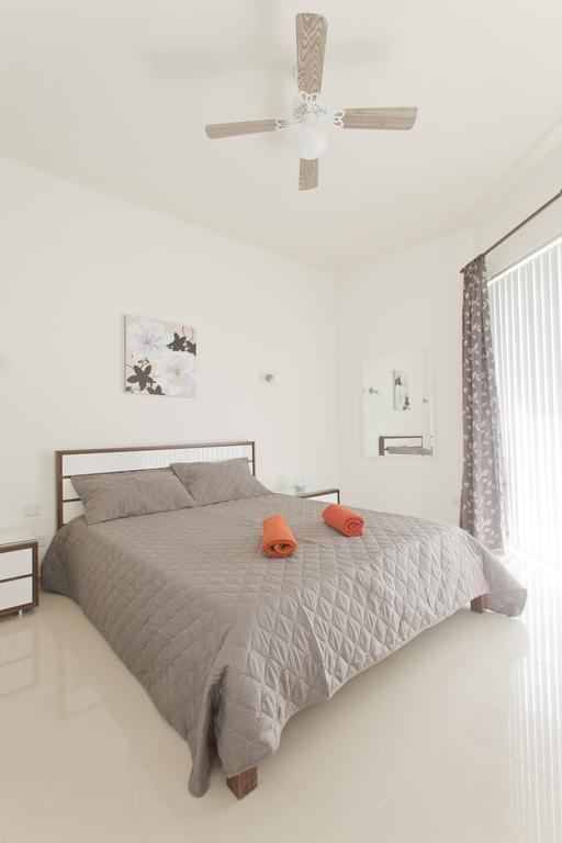 Waterside Apartments Marsalforn Quarto foto
