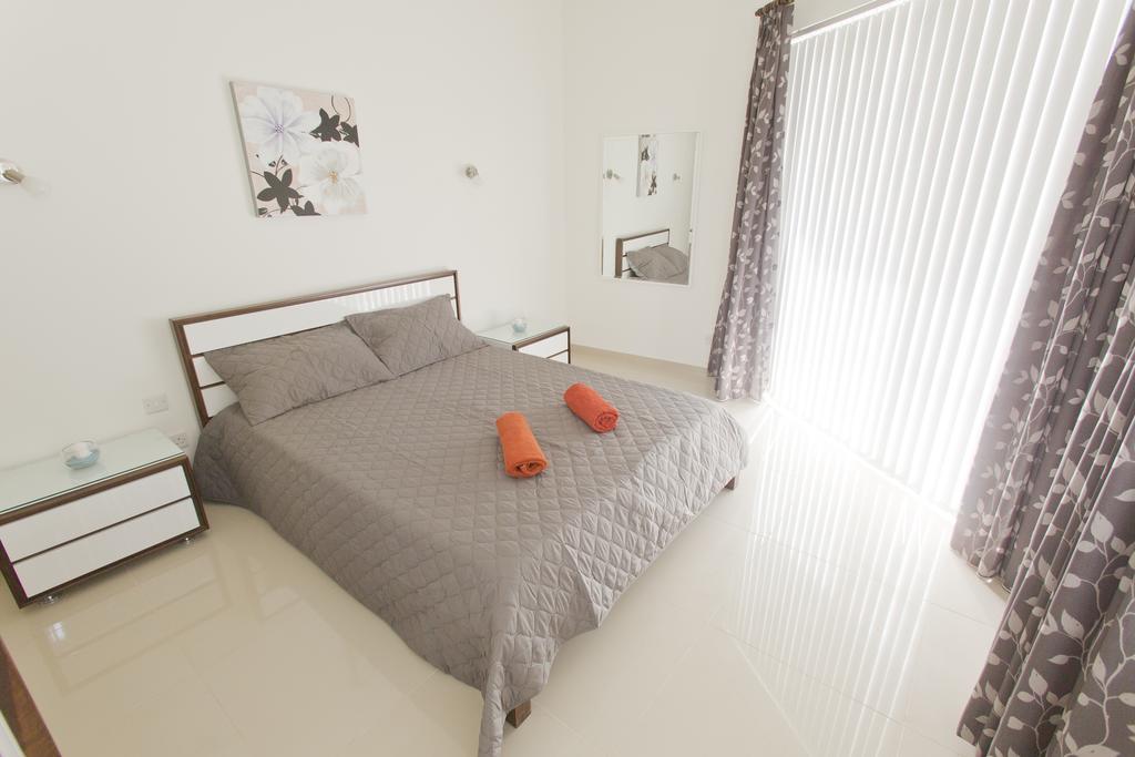 Waterside Apartments Marsalforn Quarto foto